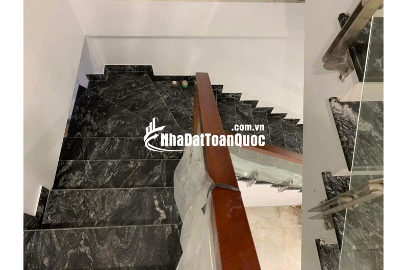 Cho thuê nhà, 79m2- 4T, Đào Duy Từ, Mã Mây, Hàng Bạc, Hoàn Kiếm -27 tr